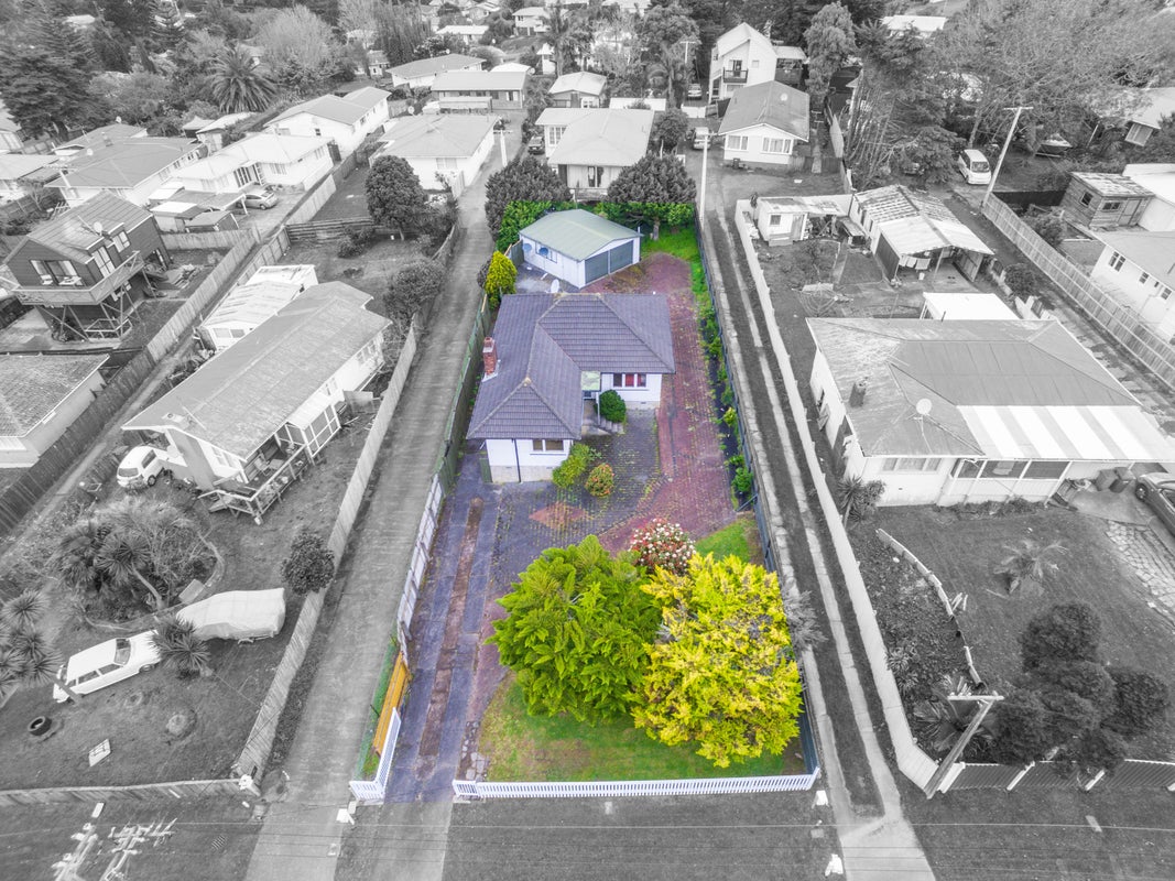 15 Fairclough Road, Beach Haven, Auckland - Carousel 2