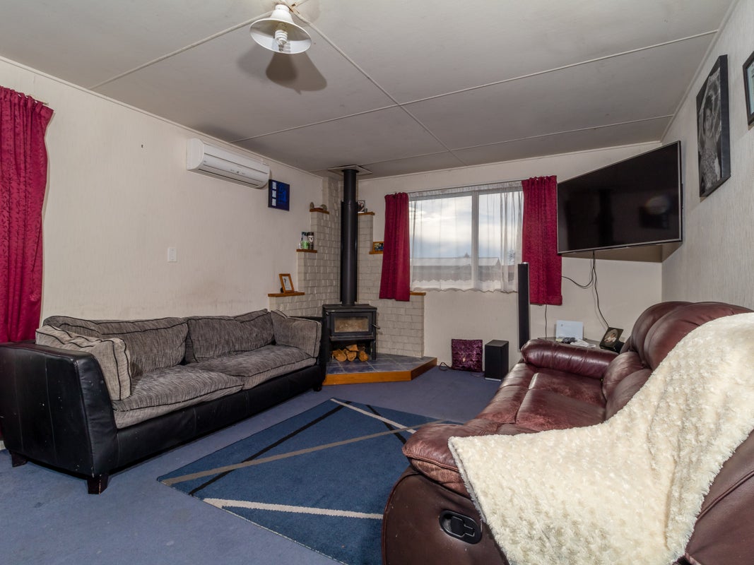 44 Kingsley Drive, Flaxmere, Hastings - Carousel 2