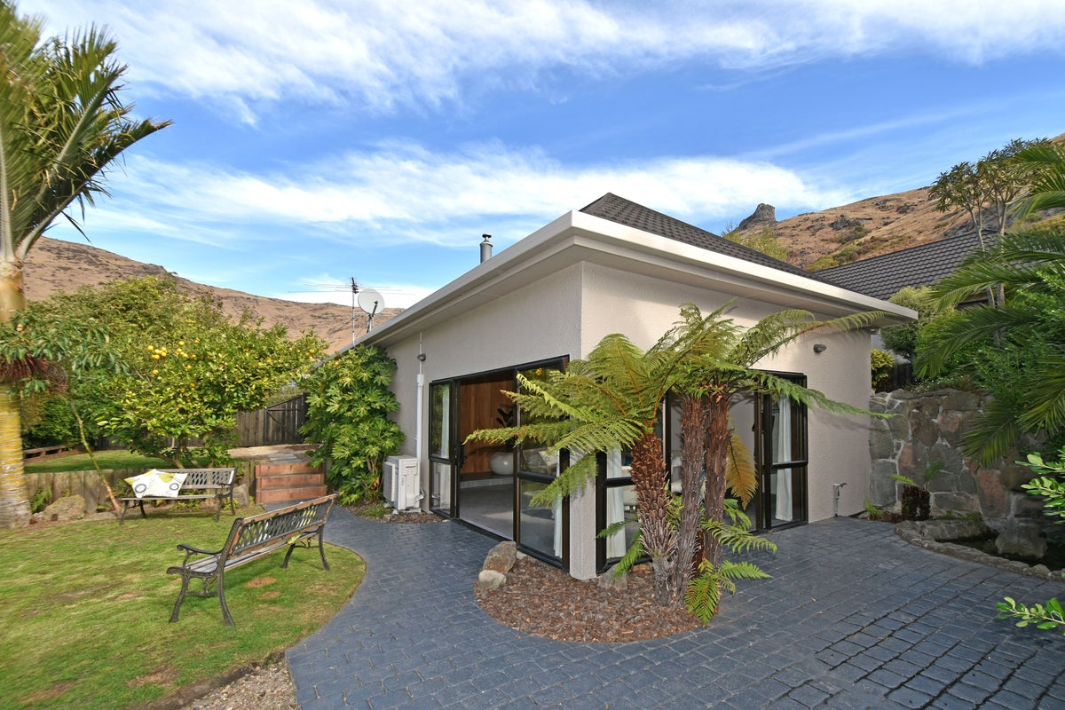 53 Flinders Road, Heathcote Valley, Christchurch - Carousel 24