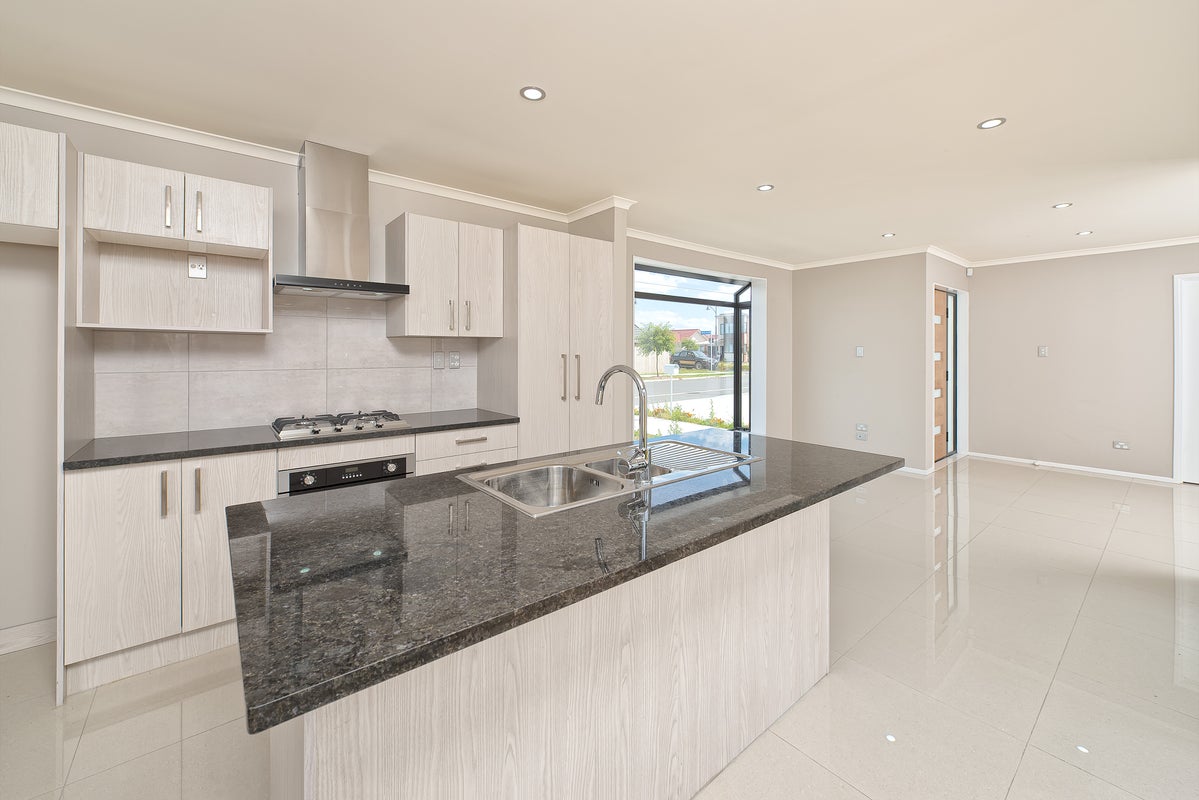 39 Tarapiroe Avenue, Takanini, Auckland - Carousel 2