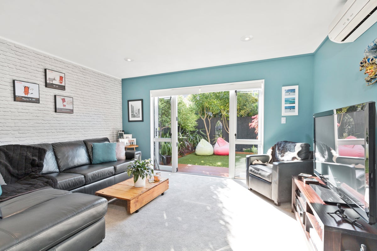 2/37 Southampton Street, Sydenham, Christchurch - Carousel 2