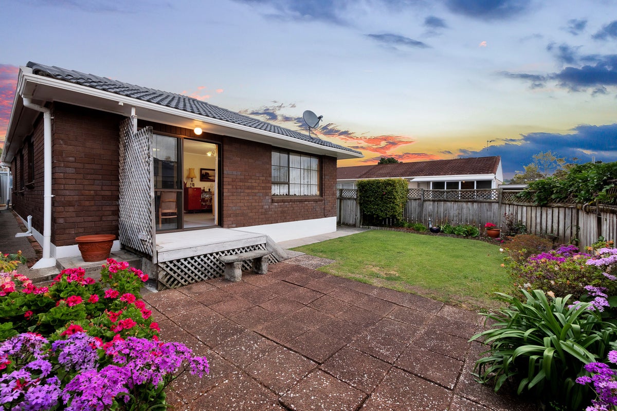 2/52 Seabrook Avenue, New Lynn, Auckland - Carousel 2