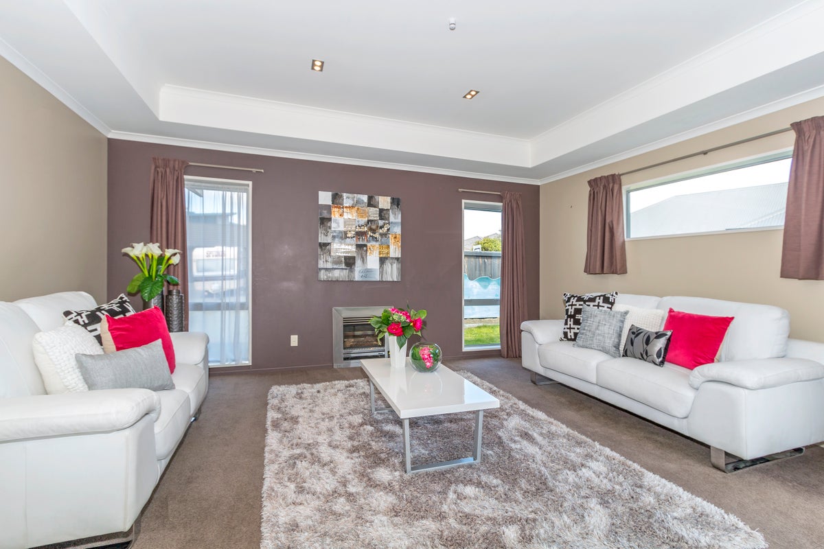75 Eastwood Rise, Waimairi Beach, Christchurch - Carousel 2