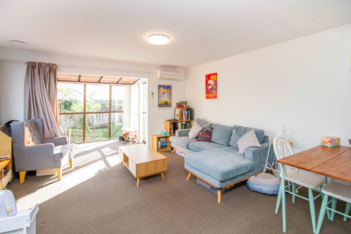 55A Lord ST, STOKES VALLEY, LOWER HUTT - Carousel 2
