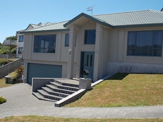 3 Landsdowne Terrace, Karori, Wellington - Carousel 1