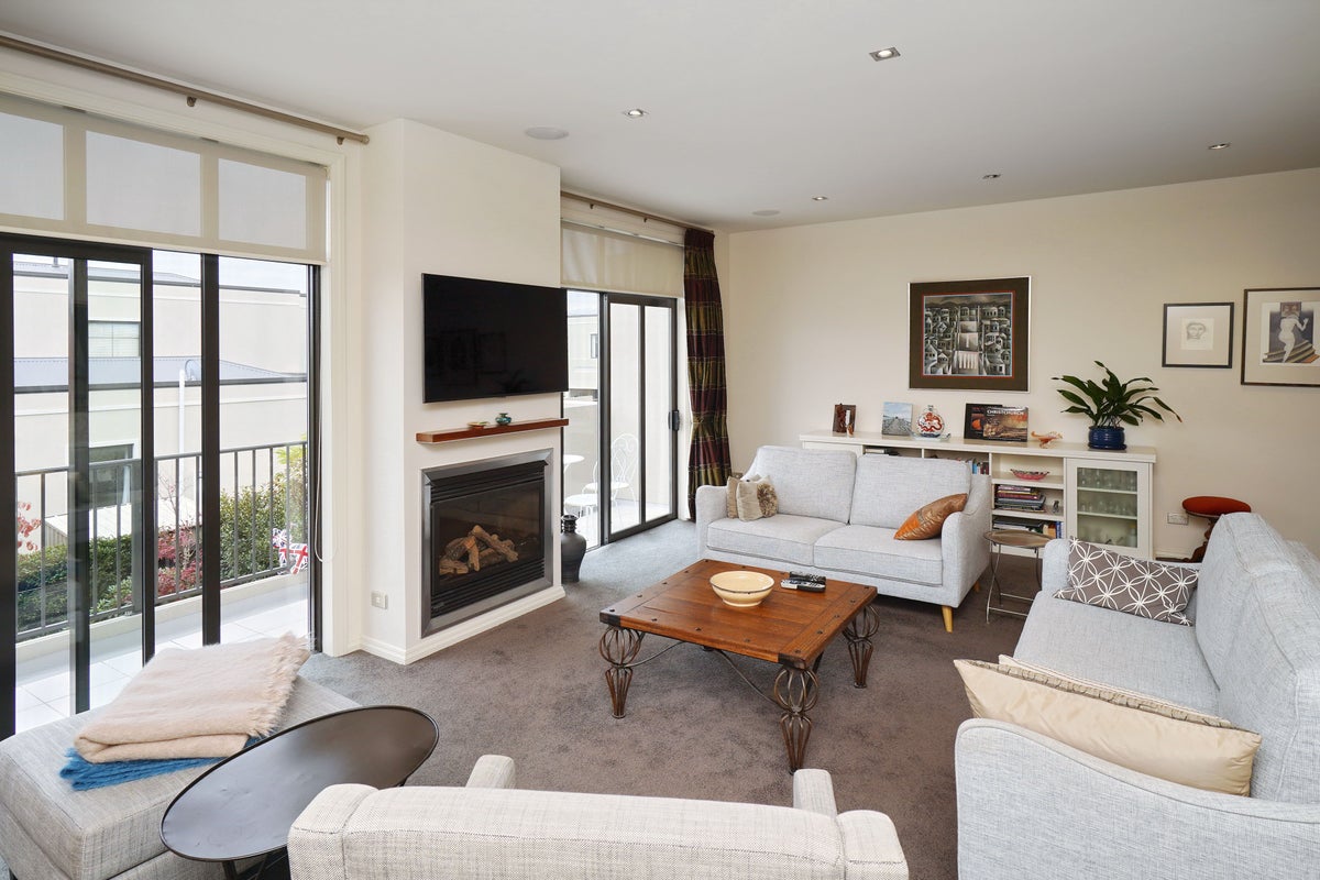 6 Country Club Terrace, Northwood, Christchurch - Carousel 2