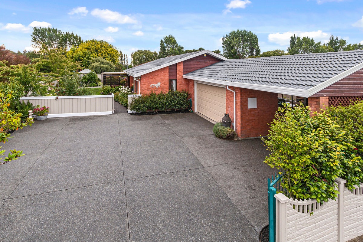 25 Lakewood Drive, Burwood, Christchurch - Carousel 2