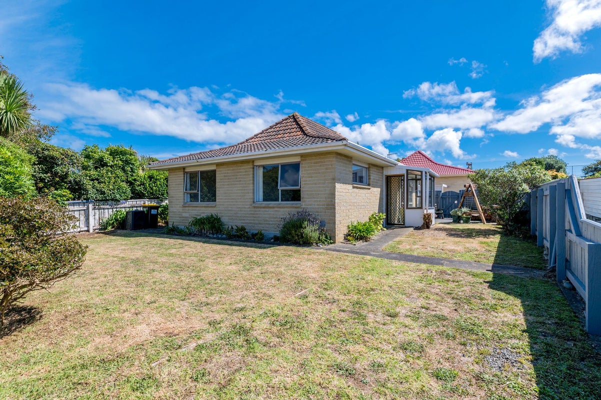 95A Hillcrest Road, Raumati Beach, Paraparaumu - Carousel 1
