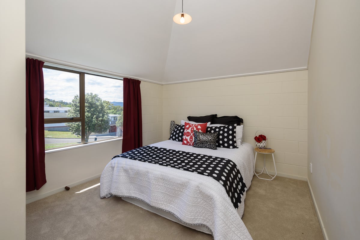 136 Akaroa Drive, Maupuia, Wellington - Carousel 10