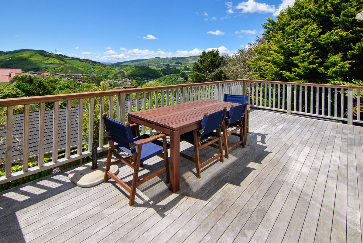 9 Jarvie Grove, Churton Park, Wellington - Carousel 2