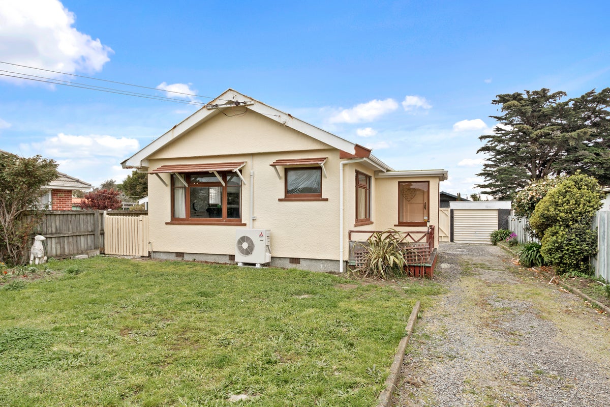 14 Pine Avenue, New Brighton, Christchurch - Carousel 2