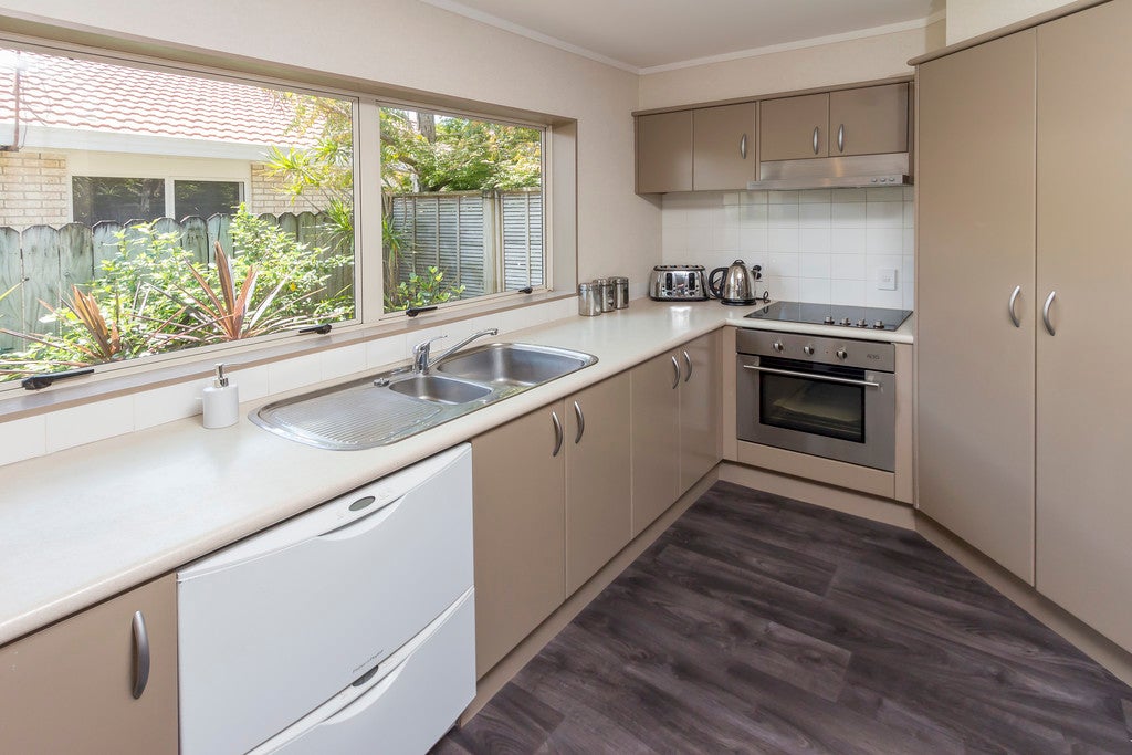 2/13 Ardagh Place, Dannemora, Auckland - Carousel 2