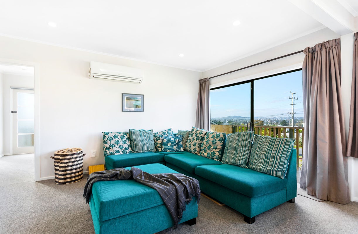 124 Hepburn Road, Glendene, Auckland - Carousel 2