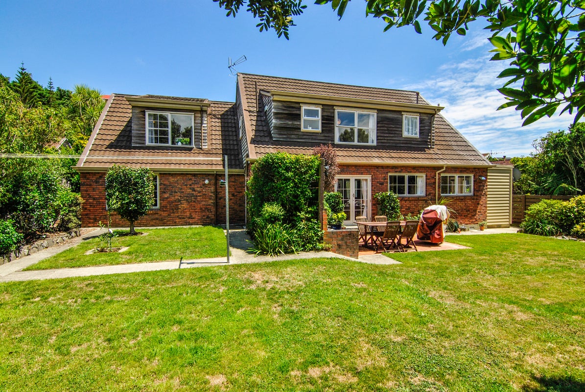 58 Churton Drive, Churton Park, Wellington - Carousel 1