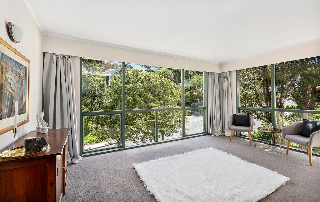 2 Churton Drive, Churton Park, Wellington - Carousel 2