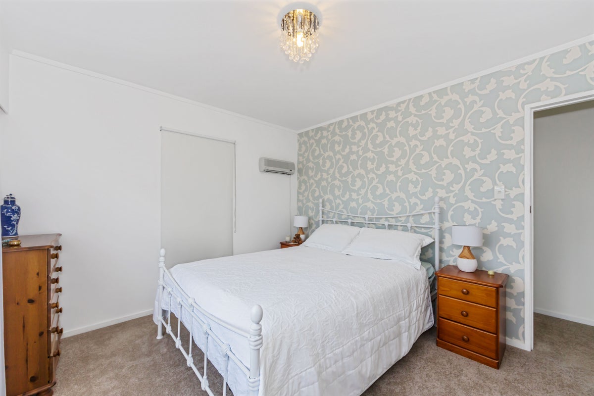 12 Makora Road, Massey, Auckland - Carousel 10