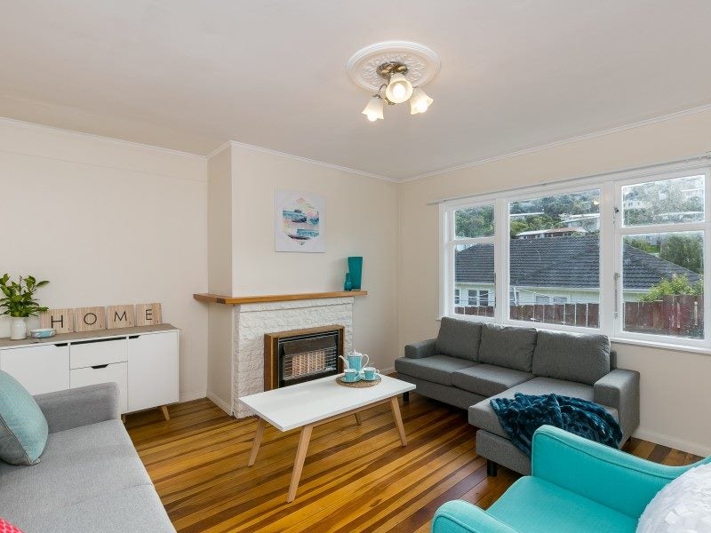 154 Newlands Road, Newlands, Wellington - Carousel 2