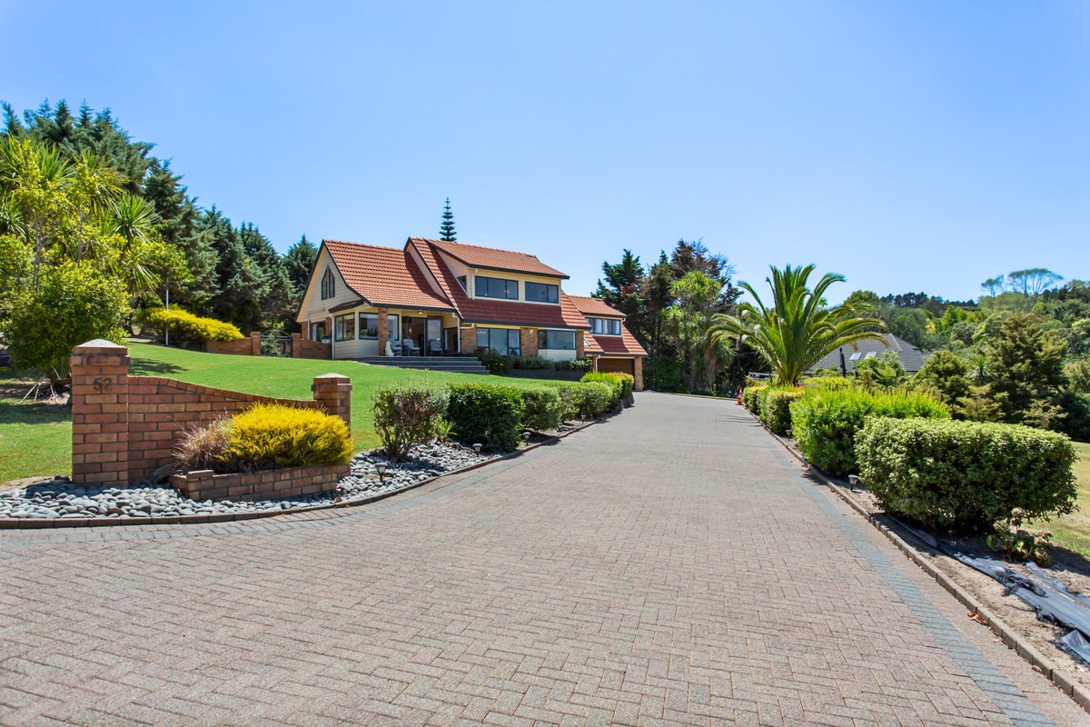 52 Polo Prince Drive, Manurewa - Carousel 2