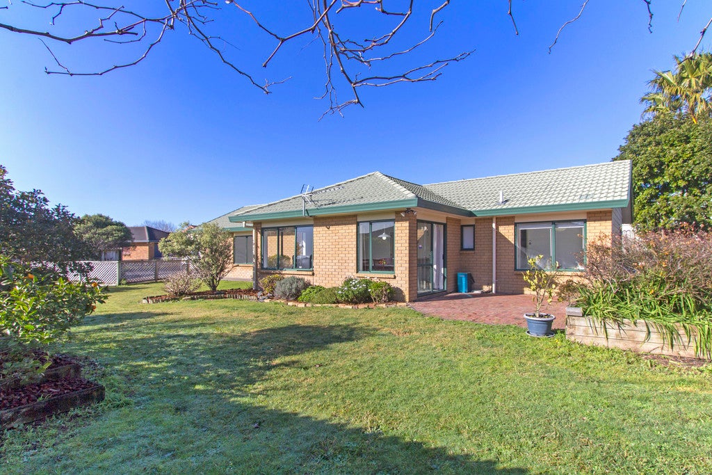 22 Elderberry Road, Burswood, Auckland - Carousel 1