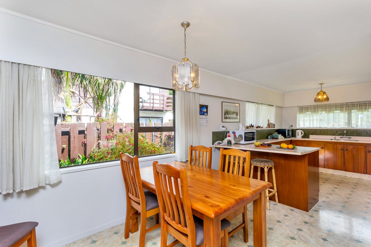 12 Kindergarten Drive, Conifer Grove, Takanini - Carousel 2