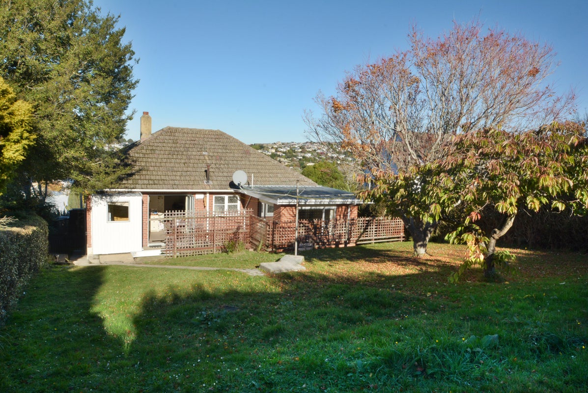 43 Prospect Bank, Wakari, Dunedin - Carousel 1