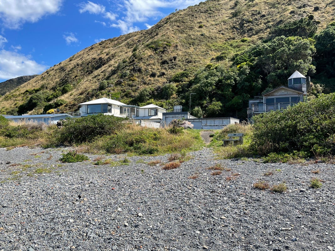 160 Owhiro Bay Parade, Owhiro Bay, Wellington - Carousel 1