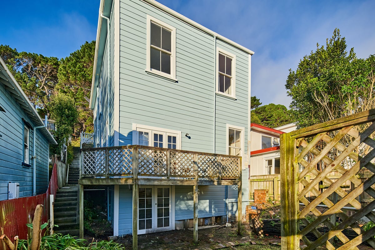 128 Russell Terrace, Berhampore, Wellington - Carousel 2