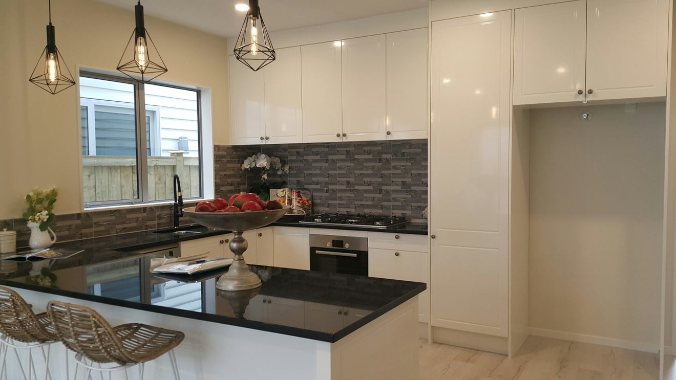37 Collier Drive, Flat Bush, Auckland - Carousel 2