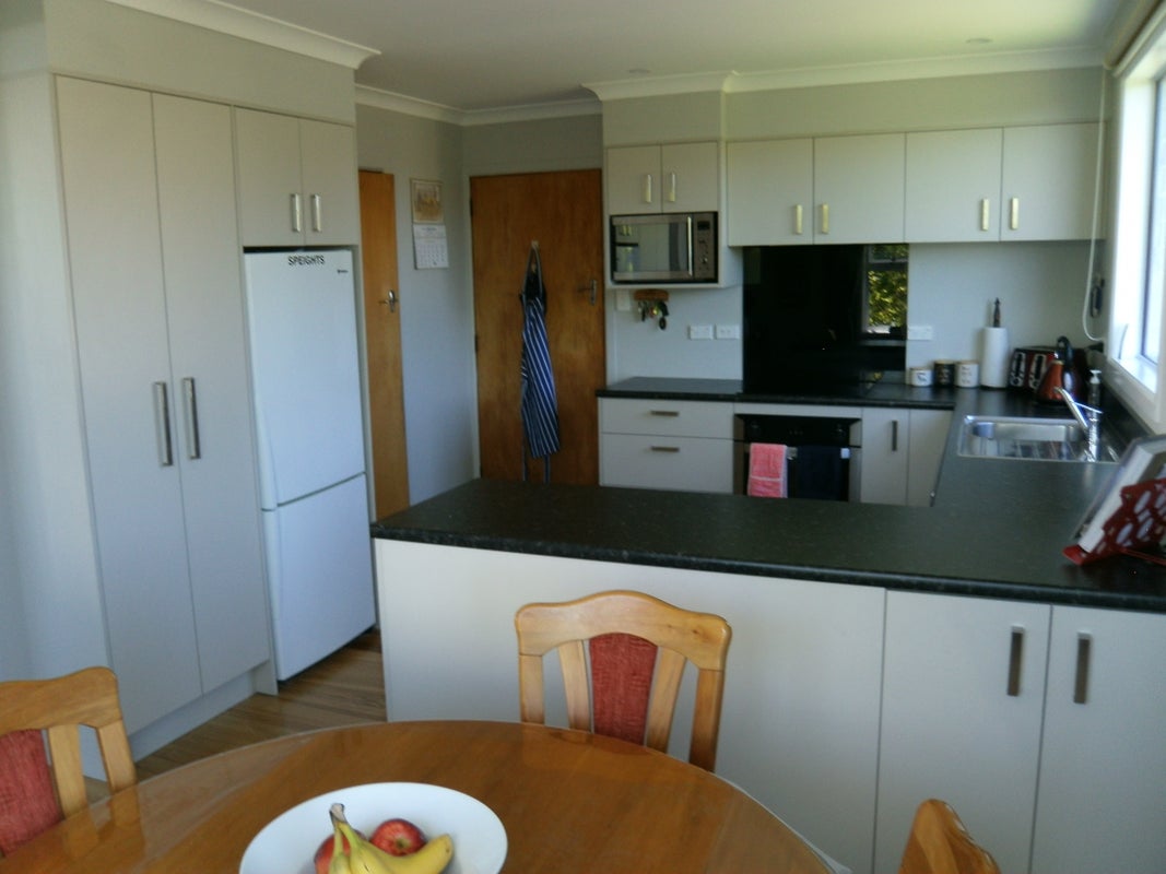 24 Golfers Drive, Balclutha - Carousel 2