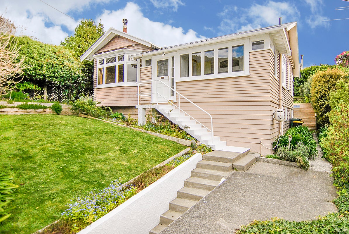 30 Burrows Avenue, Karori, Wellington - Carousel 1