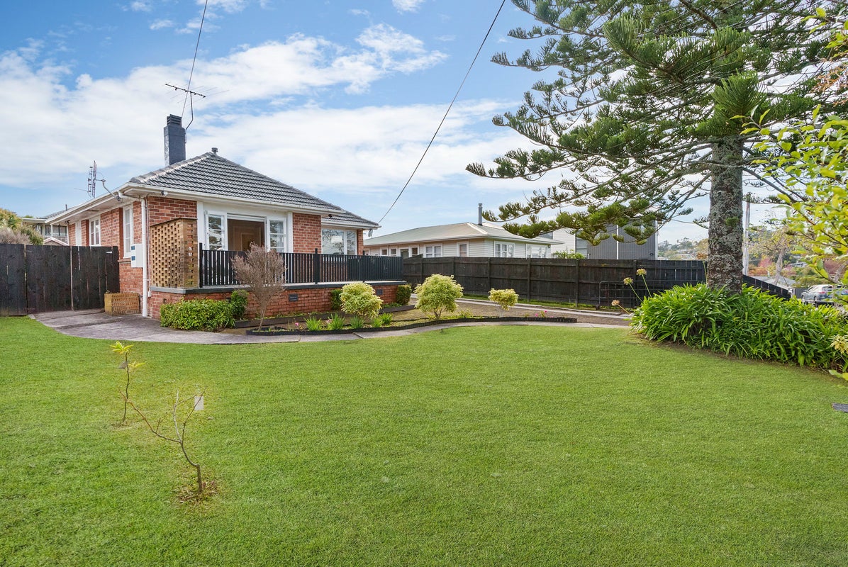 9 Glengarry Road, Glen Eden, Auckland - Carousel 2
