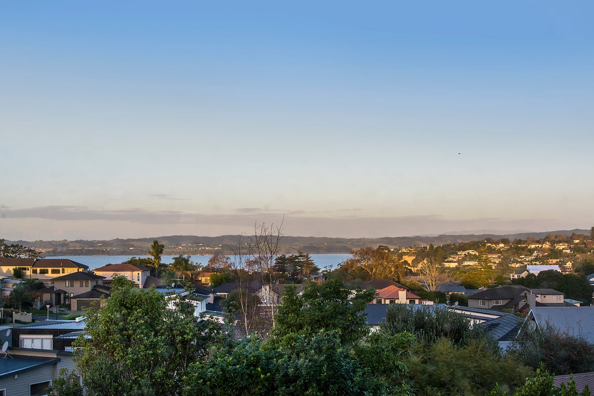 3 Seymour Road, Mellons Bay, Auckland - Carousel 2