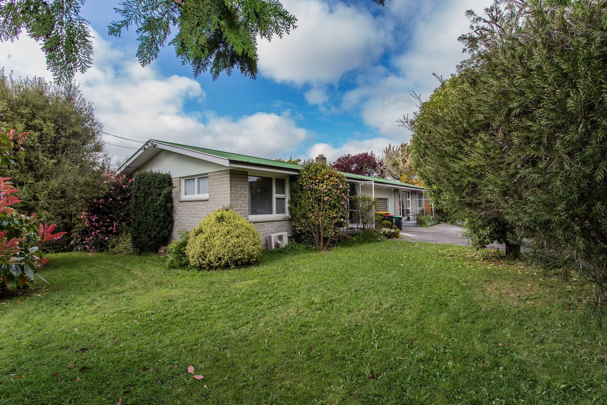 2/155 Brookside Terrace, Bryndwr, Christchurch - Carousel 1
