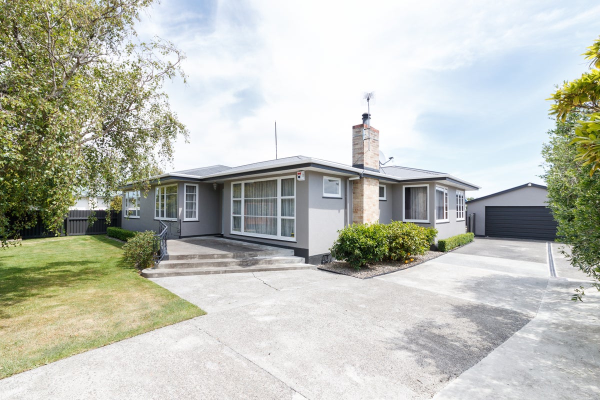 232 Richmond Road, Lepperton, New Plymouth - Carousel 1