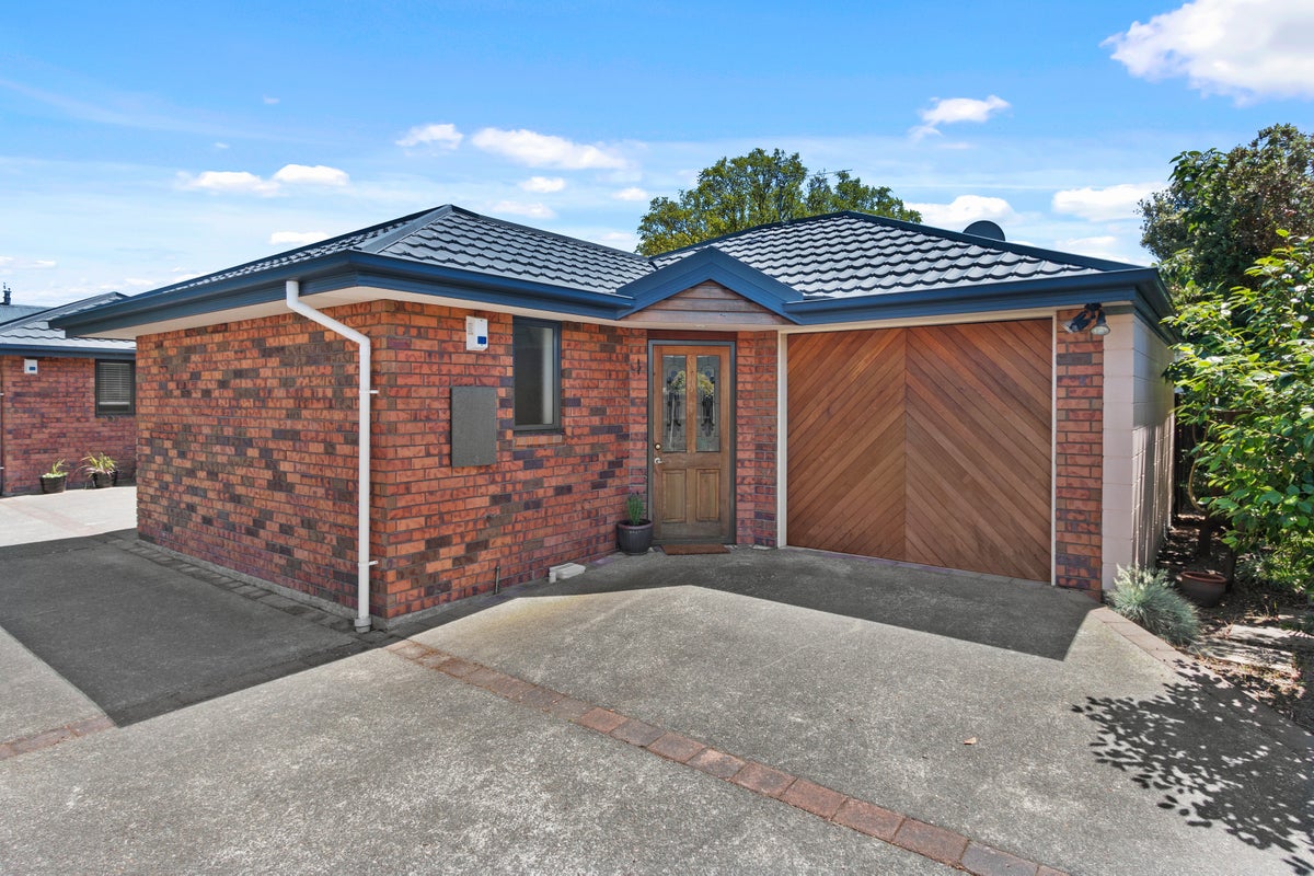3/39 Cleveland Street, Edgeware, Christchurch - Carousel 1
