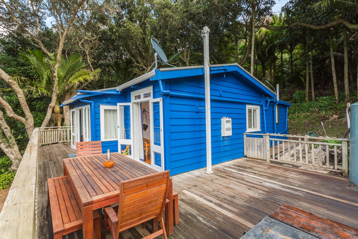 14 Fourth Avenue, Onetangi, Waiheke Island - Carousel 2
