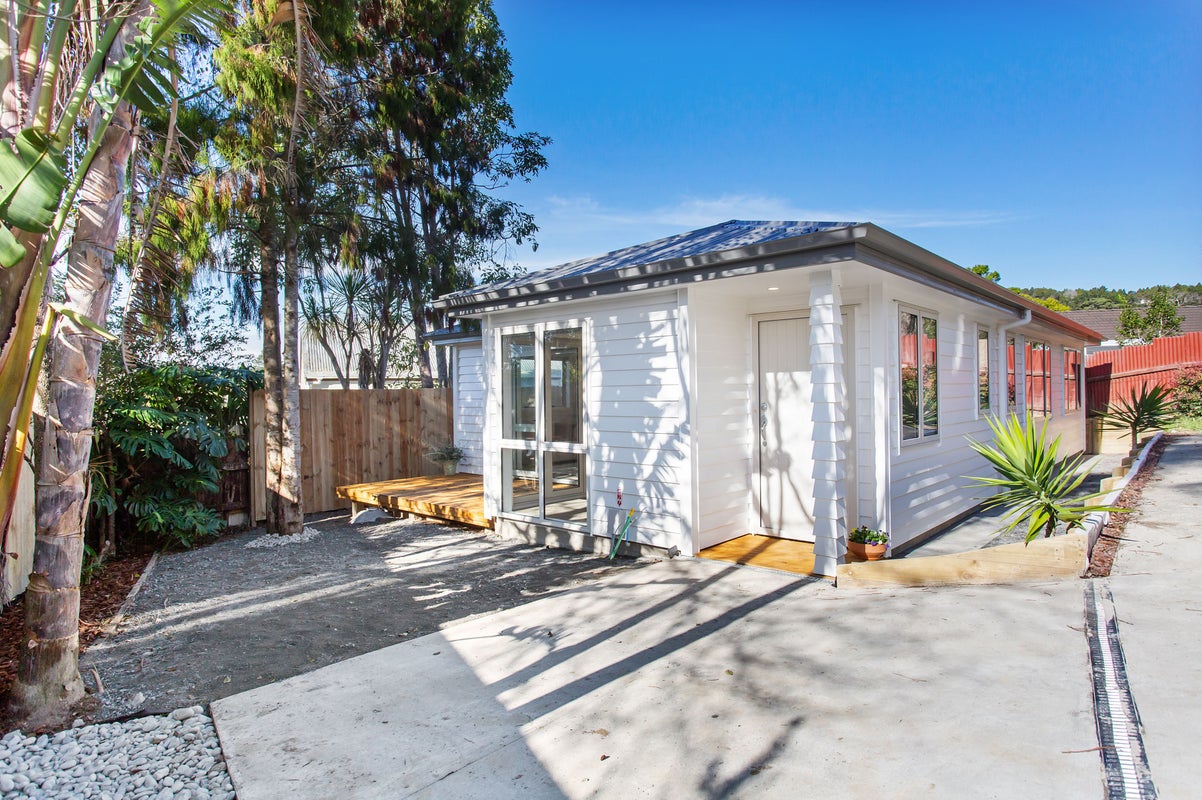 20 Coey Place, Glen Eden, Auckland - Carousel 2