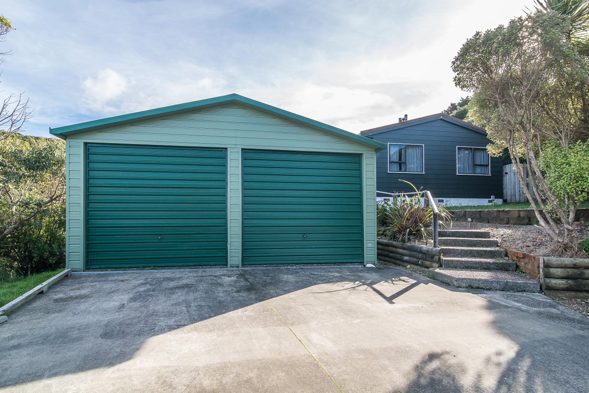 12 Caldwell Street, Karori, Wellington - Carousel 1