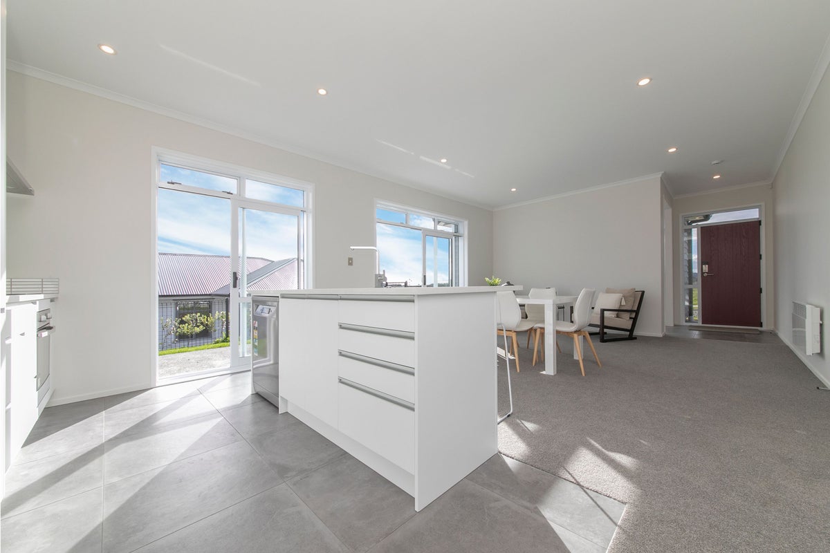 41 Twin Parks Rise, Papakura, Auckland - Carousel 2
