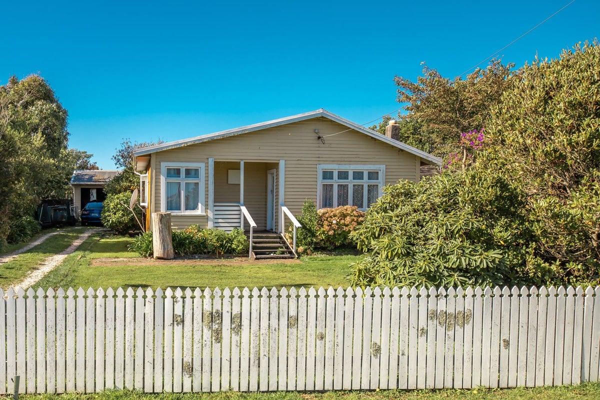 13 Tasman Street, Carters Beach, Westport - Carousel 1