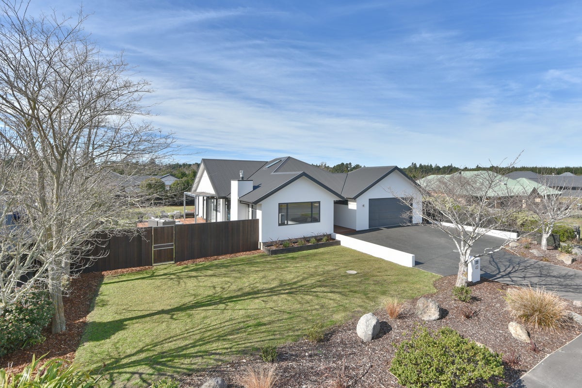 40 Styx River Place, Spencerville, Christchurch - Carousel 1