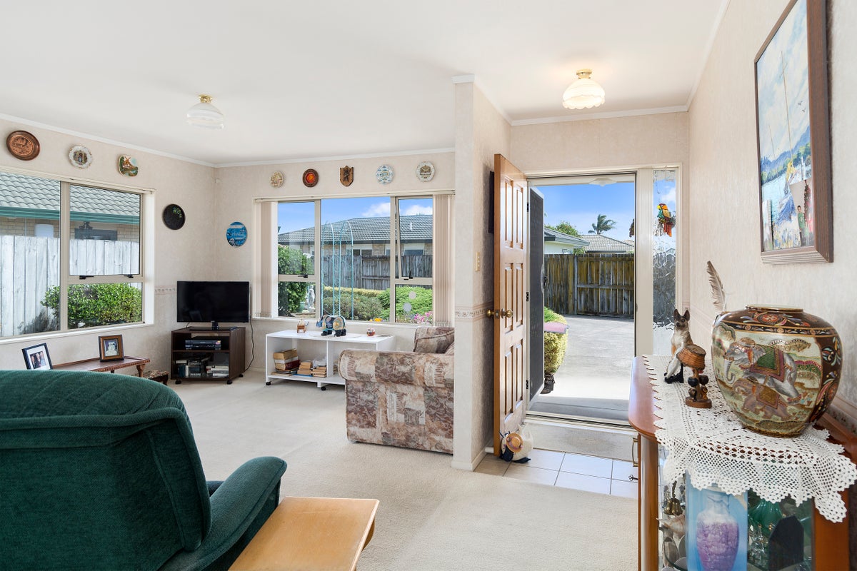 34 Ocean Crest, Papamoa Beach, Papamoa - Carousel 2
