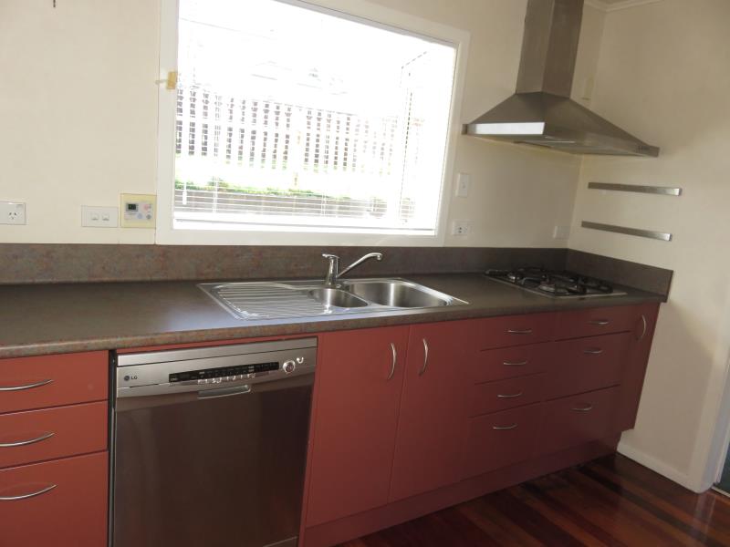 16 Oswald Crescent, Paparangi, Wellington - Carousel 1