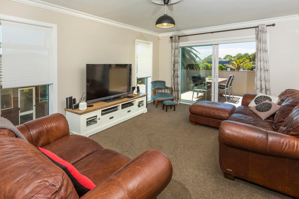 7 Clipper Place, Shelly Park, Auckland - Carousel 2