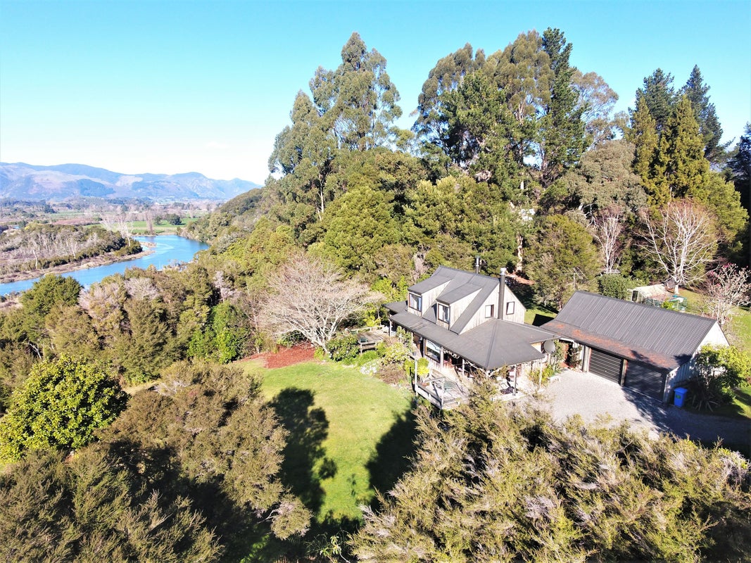 44 Rangihaeata Road, Rangihaeata - Carousel 1