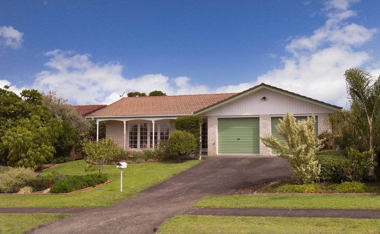11 Culver Terrace, Howick, Auckland - Carousel 2