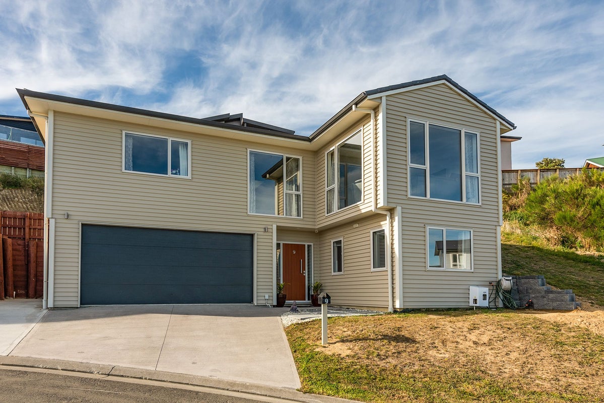 9 Cessna Way, Newlands, Wellington - Carousel 1
