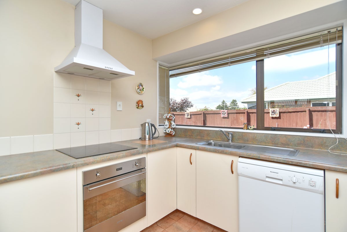 11 Bella Rosa Drive, Hei Hei, Christchurch - Carousel 2