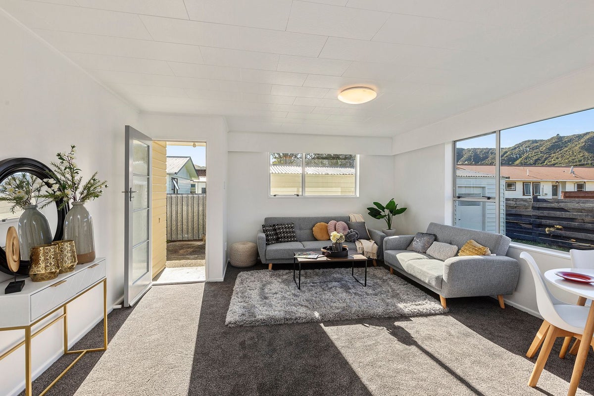 2/312 WELLINGTON RD, Wainuiomata, Lower Hutt - Carousel 1