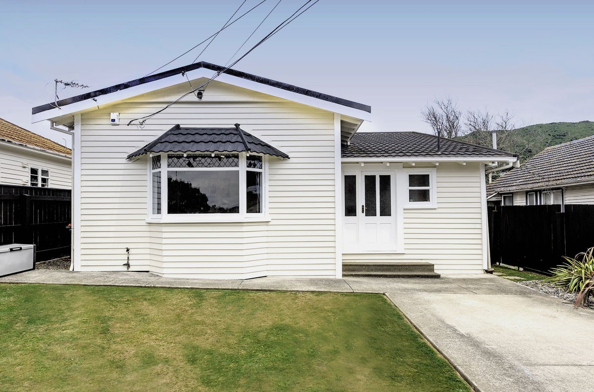 11 Atua Street, Johnsonville, Wellington - Carousel 1
